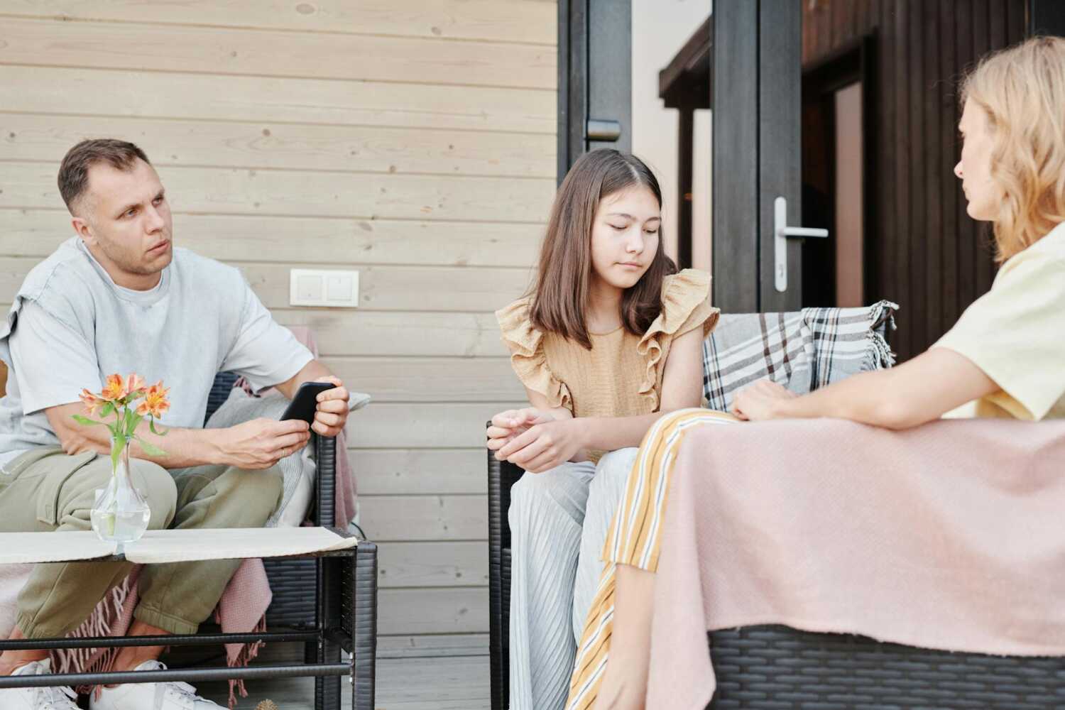 You are currently viewing Kako komunicirati sa tinejdžerom: 10 ključnih koraka