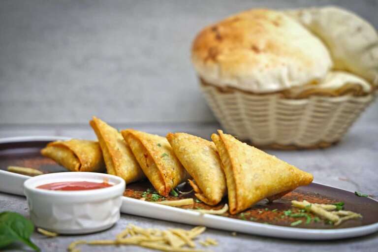 Read more about the article Indijski slani kolači: Recept za čuvene Samosa
