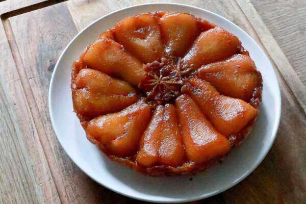 Read more about the article Karamelizovani kolač od jabuka: Originalni recept za Tarte Tatin