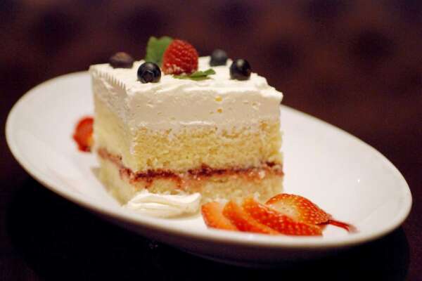 Read more about the article Meksički kolač sa mlekom: Recept za Tres Leches