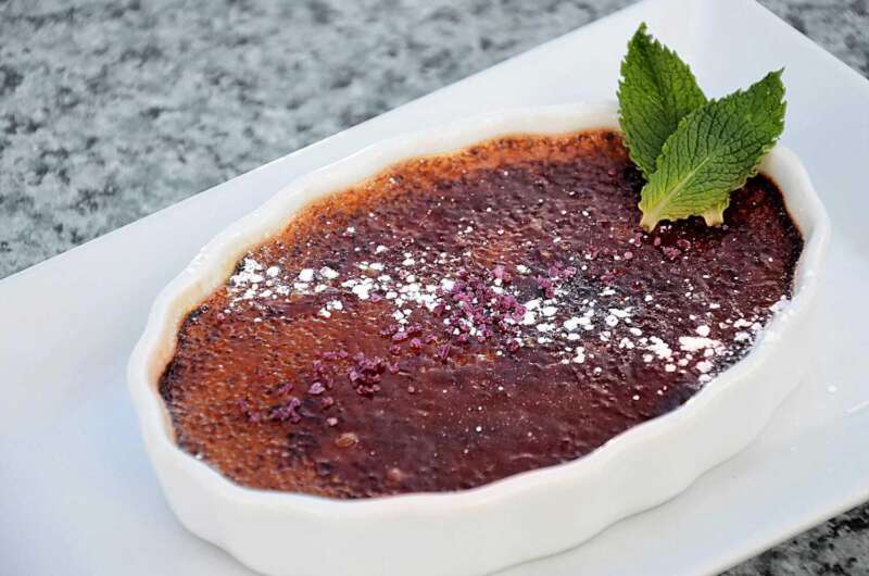 Recept za Crème Brûlée: Originalni francuski Krem Brule dezert