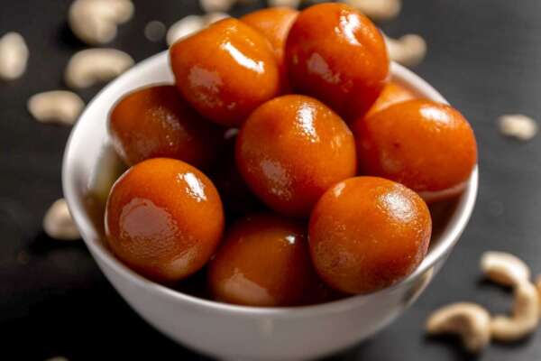 Read more about the article Recept za Gulab Jamun: Čuveni indijski dezert