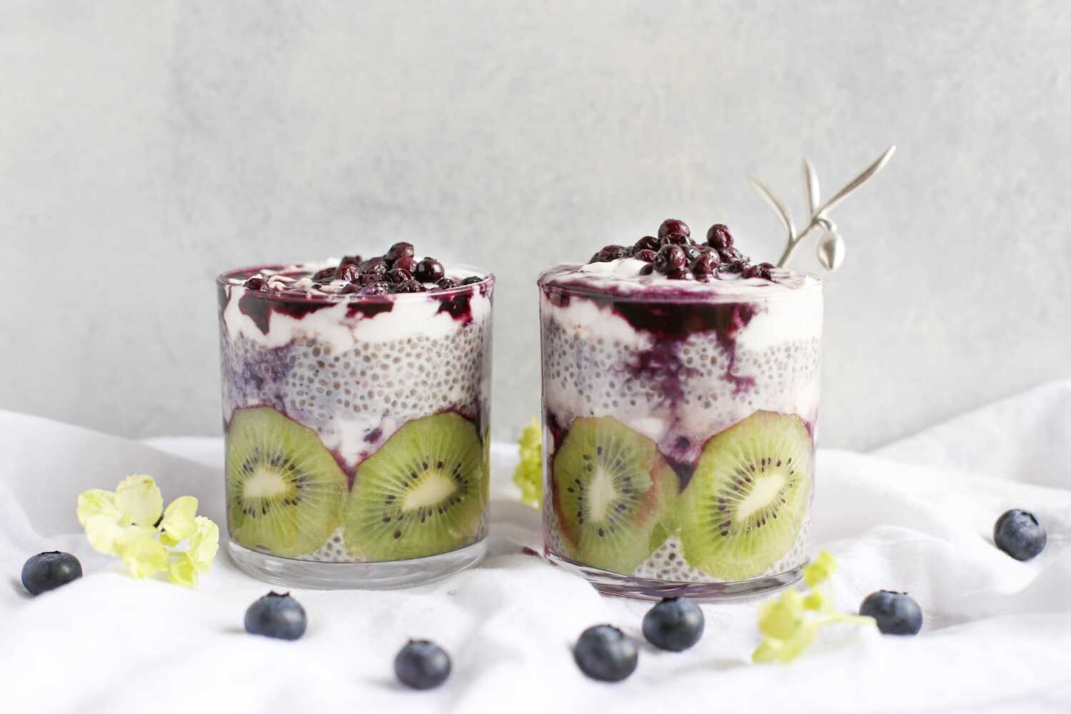 You are currently viewing Voćni puding sa chia semenkama: Recept za vitamine