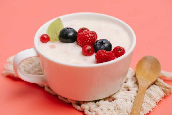 Read more about the article Zašto je grčki jogurt zdrav: 10 razloga da pijete grčki jogurt