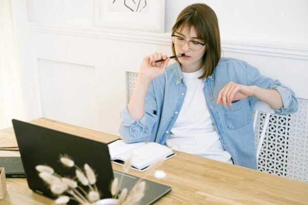 Read more about the article Kako pisati blog: 12 ključnih saveta za uspeh