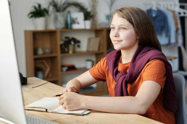 Read more about the article Kako motivisati tinejdžera da uči: 12 saveta za motivaciju